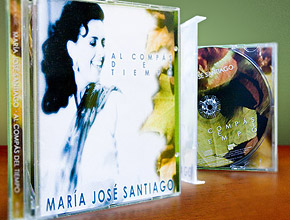 Diseño CD María José Santiago - Al compás del tiempo